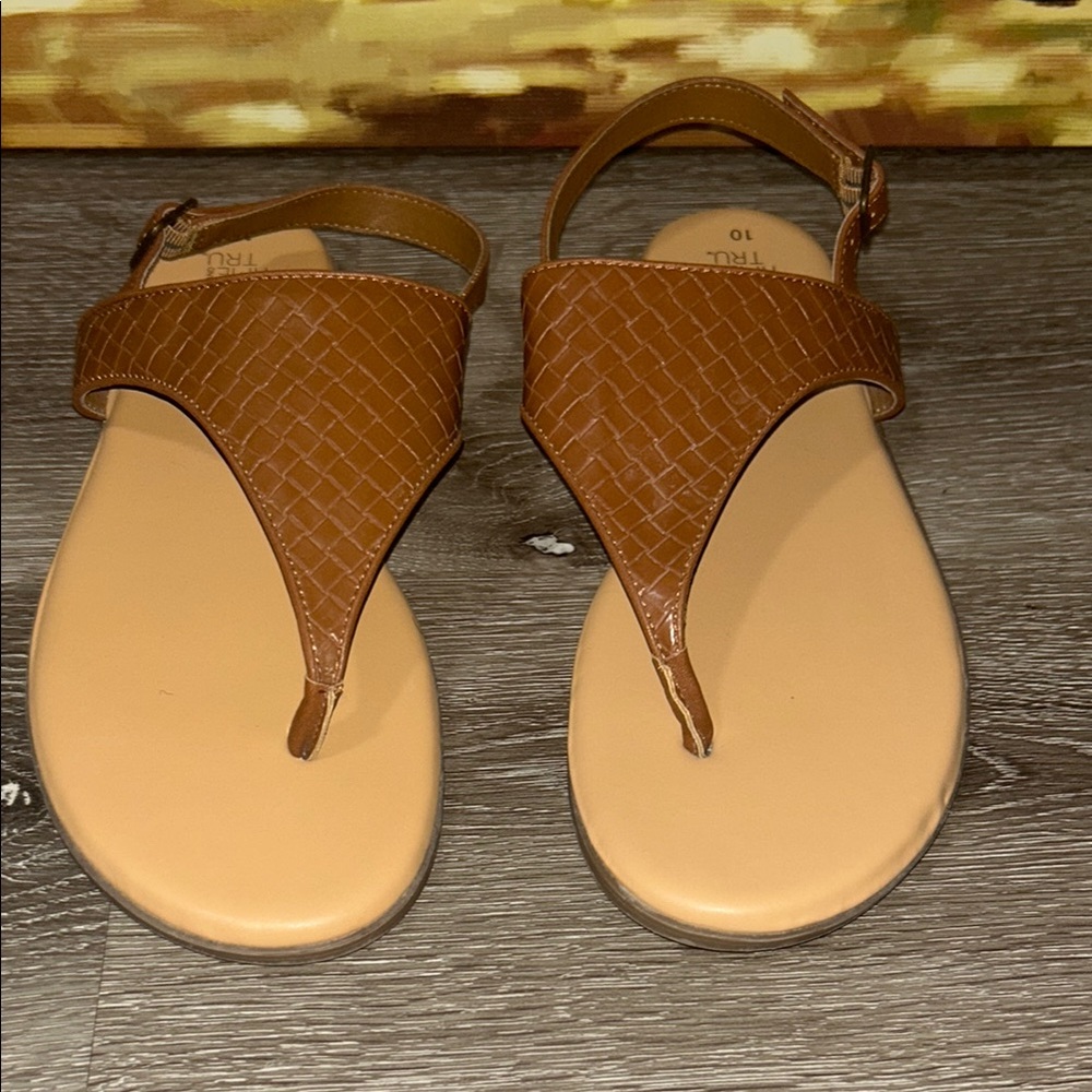 🦋Time and Tru Brown Tan Quilted Sandals 5/25$